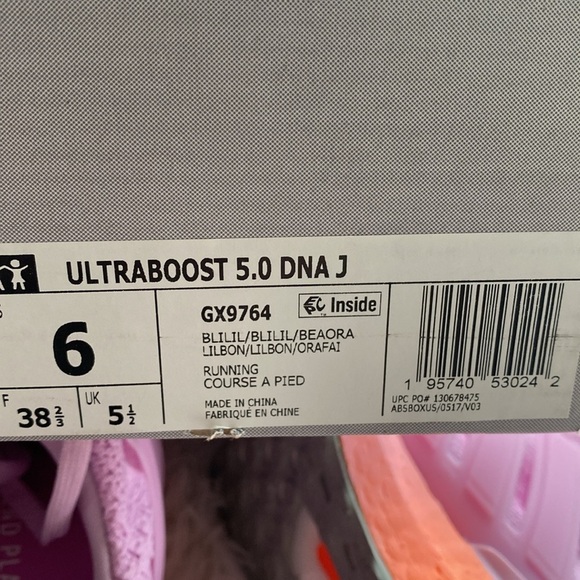 ❄️ADIDAS Ultraboost 5.0 DNA J Women’s 6 - Picture 14 of 16